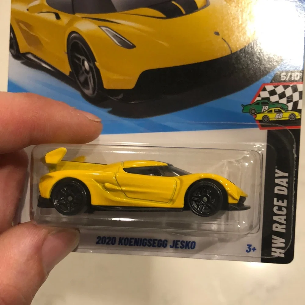 Koenigsegg Jesko Toy Car - Picture 2 of 7
